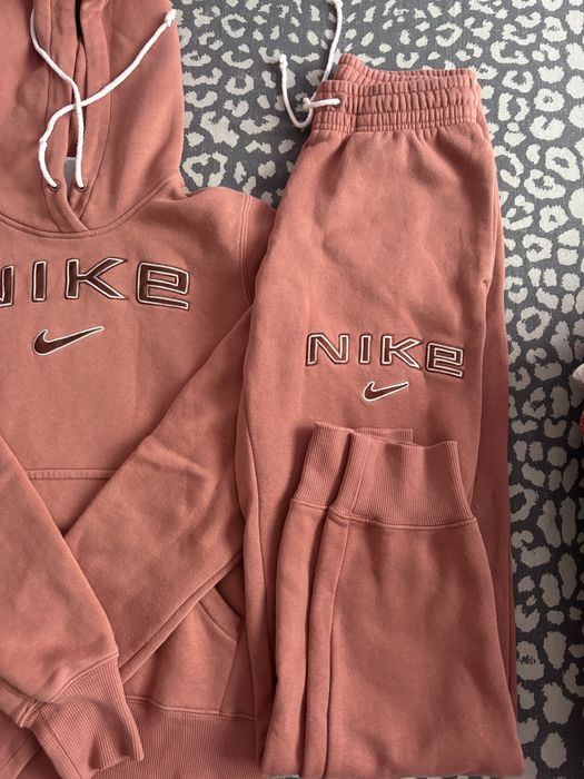 Дамски комплект Nike розов цвят