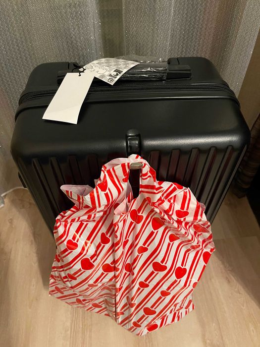 Чисто нов куфар за кабинен багаж / не се чекира