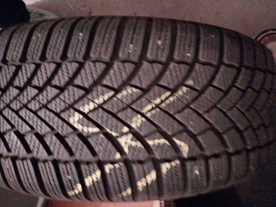 Set 4 anvelope iarnă Bridgestone 215/55 R16 97H + jante oțel