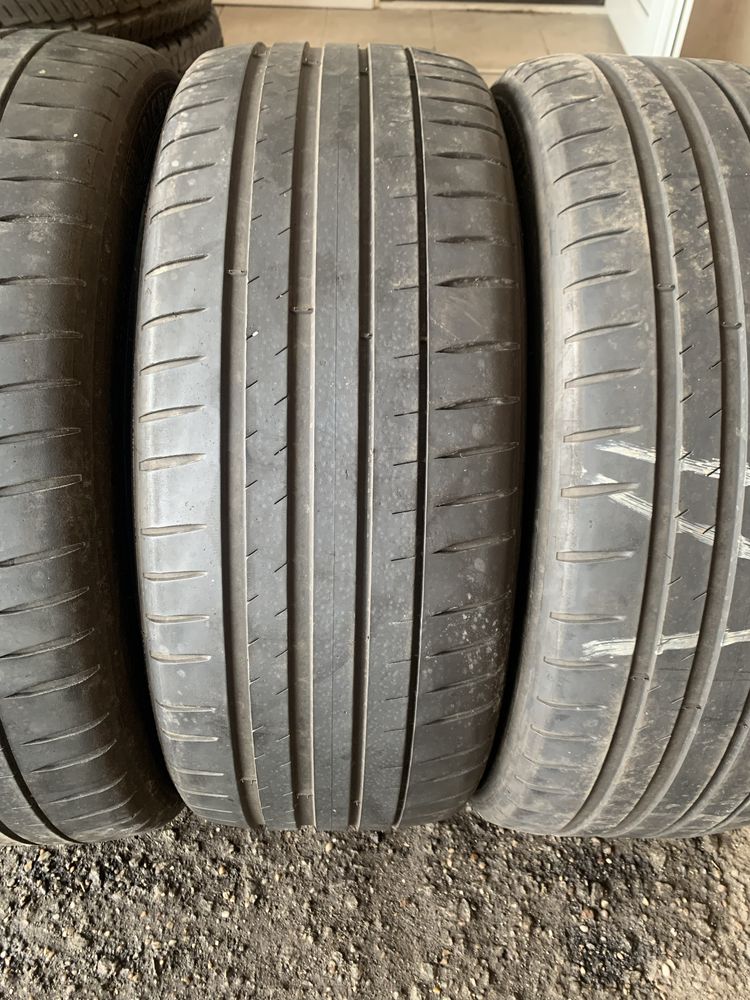 225/45/19 Set Michelin