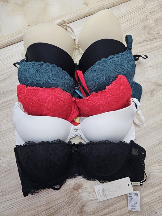 Лот от сутиен от 6 броя