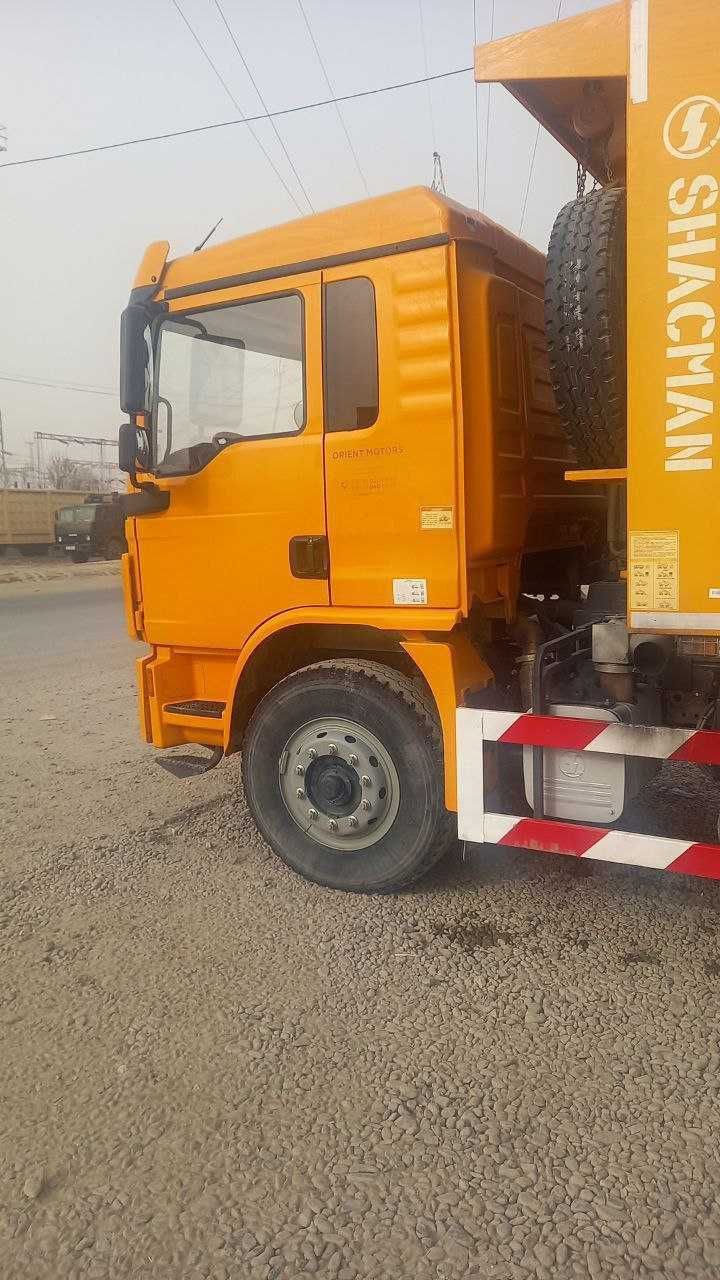 SHACMAN 55 000 $ 23 000 km