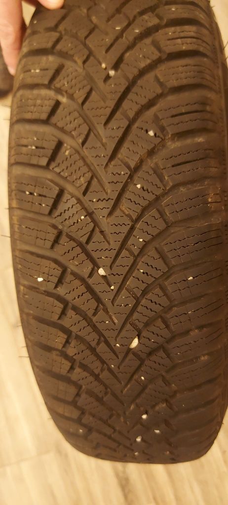 Vând roti de iarna pe 175/70 R14 An 2022