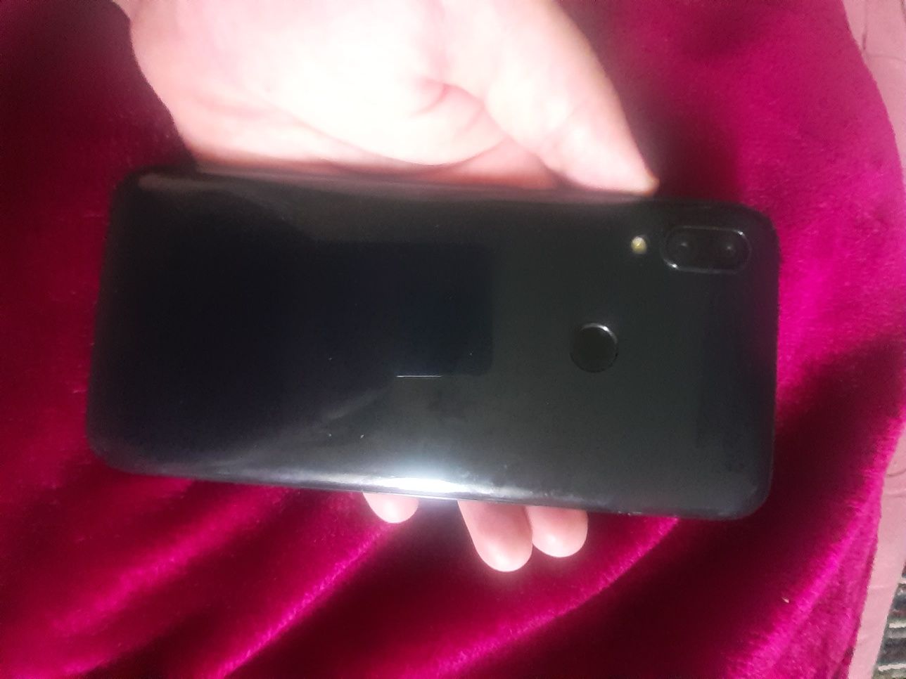 Redmi 7 obmenga yaxshiro tel bosa ustiga daplata klaman