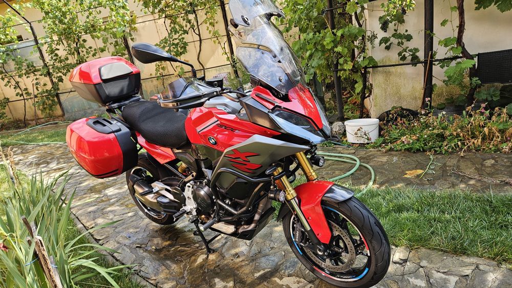 Vand BMW F 900 XR. An fabricație 2020. 34000km. Preț 7950 €.