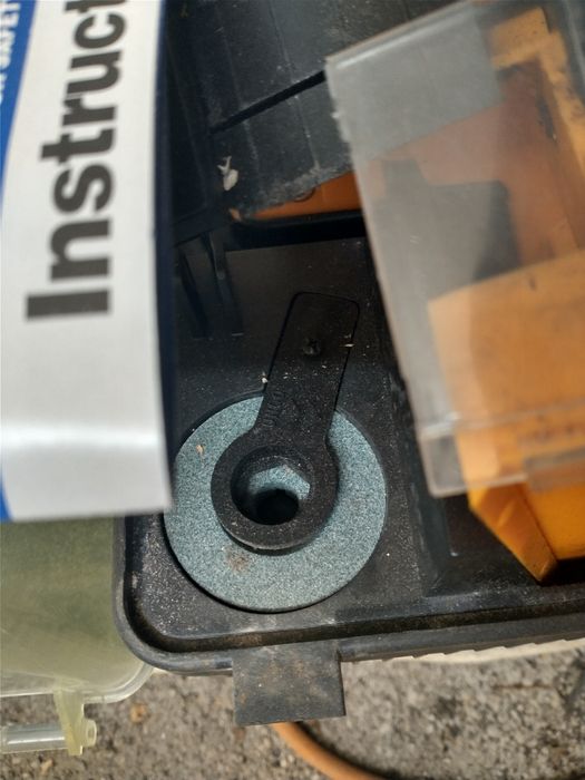 Уред за заточване на бургии ,длета,ножове и ножици