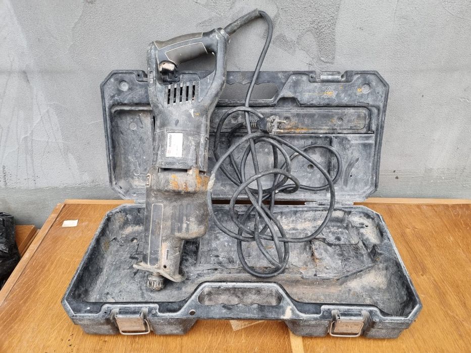 Vând  fierăstrău stil sabie wurth