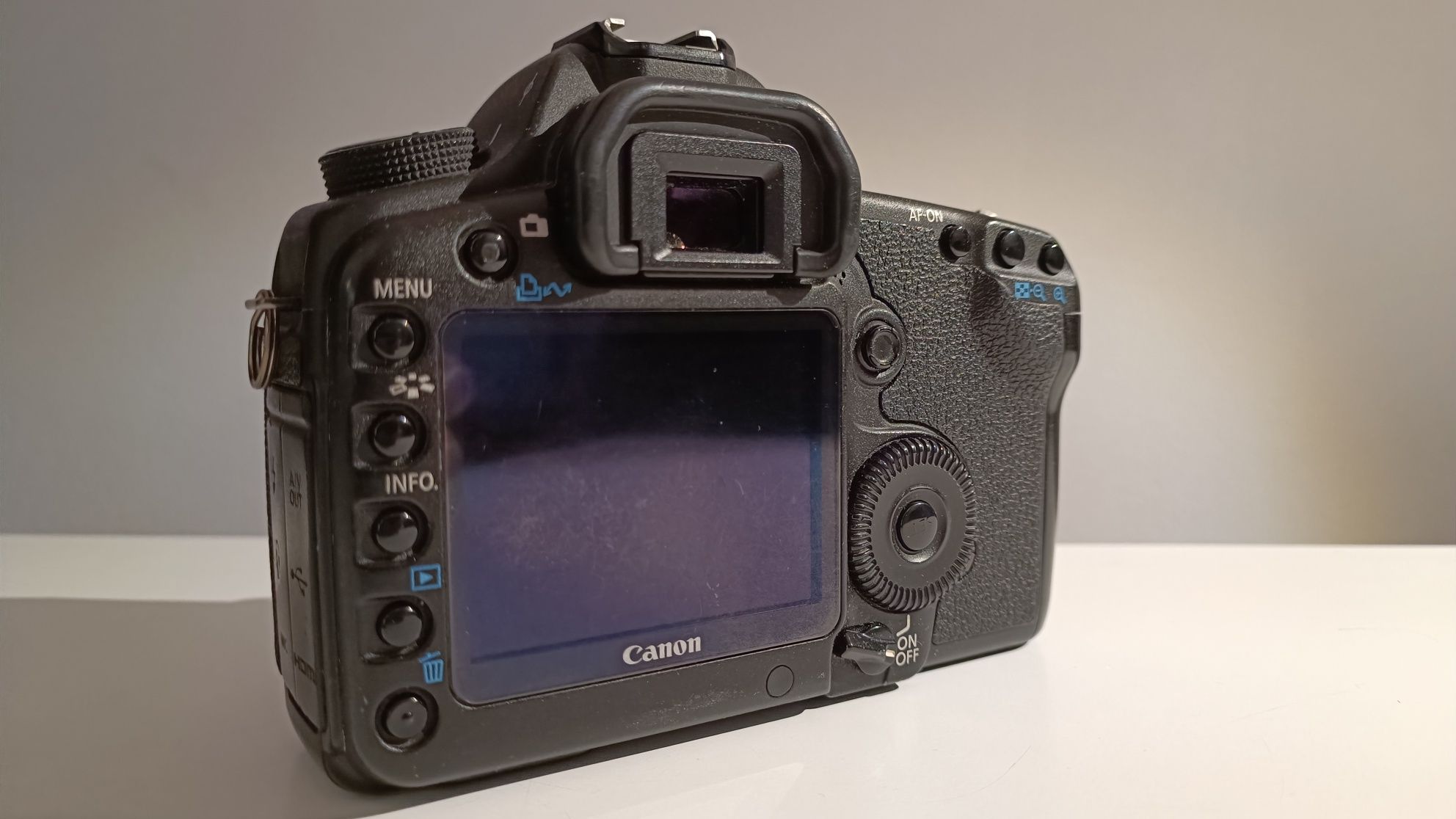 Canon 5D Mark II Body + bundle