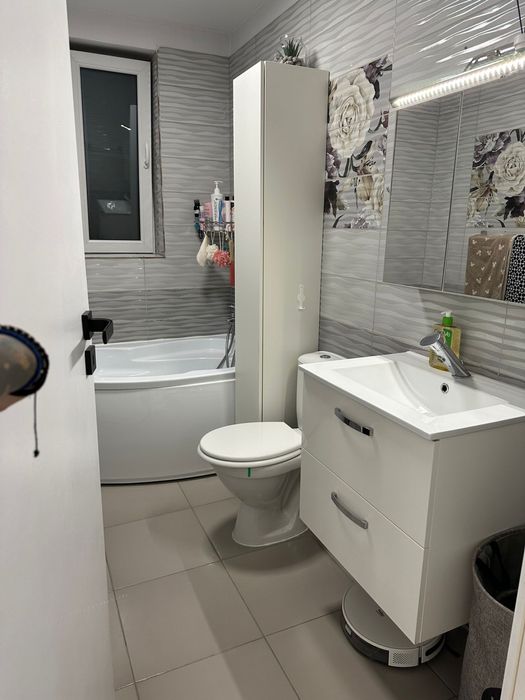 Vand apartament 3 camere!