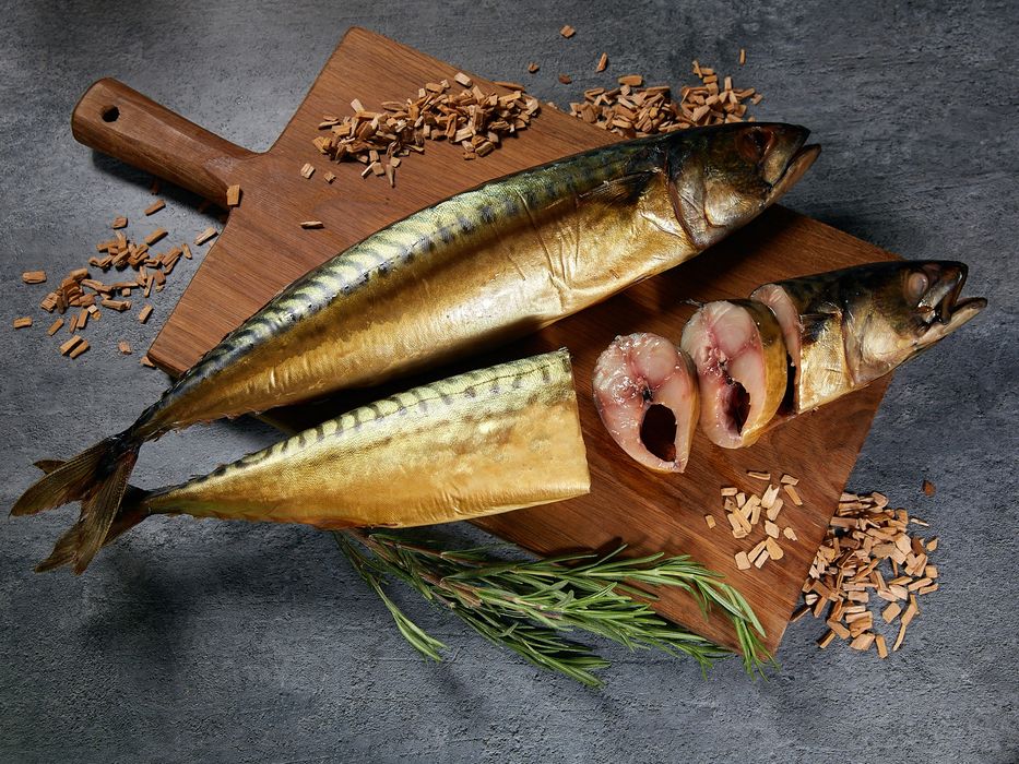 Скумбрия и др.рыбка холодного копчения авторского производства.