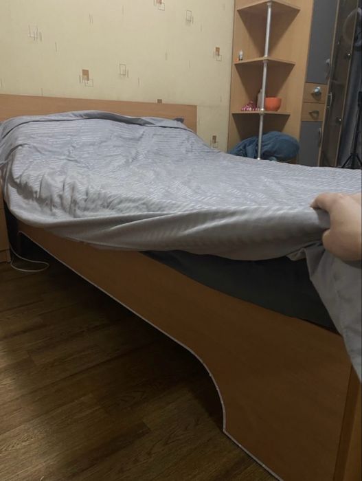 Продам коовать с матрасом