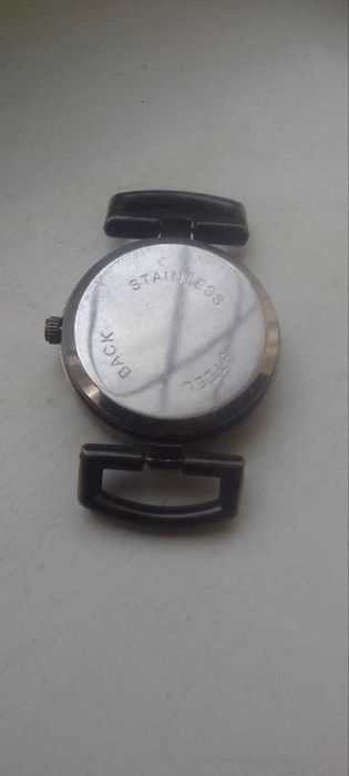 Стильные часы elevens