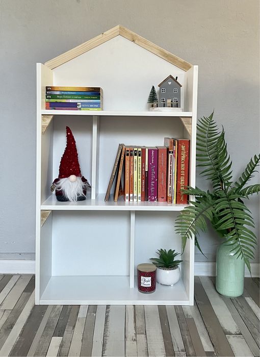 Етажерка къща за кукли