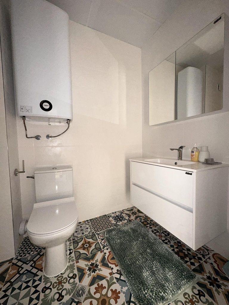 Продава се Двустаен апартамент в Бургас, Славейков - 65 кв.м за 1700 €/кв.м - Снимка #5