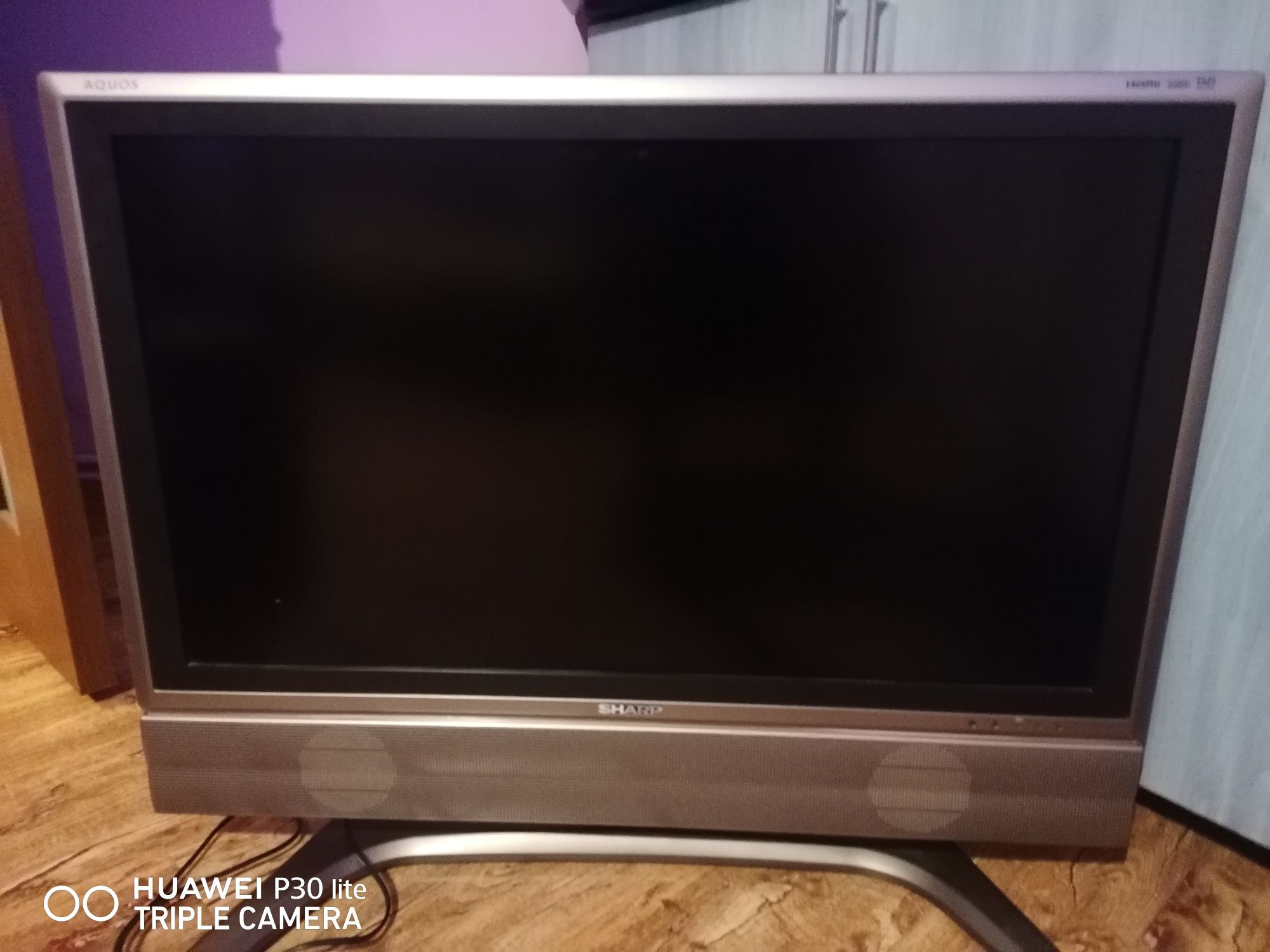 Tv lcd cu telecomanda