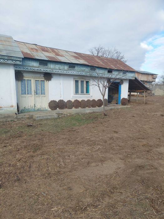 Teren intravilan cu casă