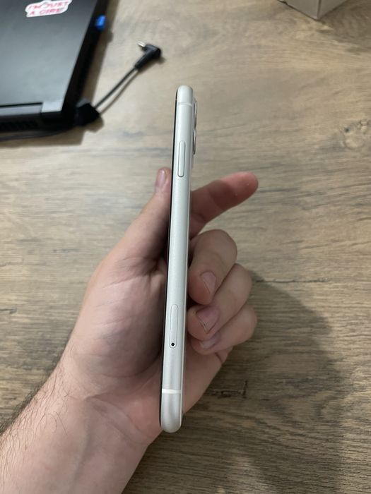 Vand Iphone 11 64 gb