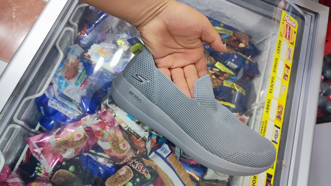 SKECHERS yozgi seriy rang