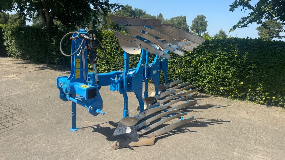 Lemken Europal 5 Claas Arion, Case Puma, Belarus tortadi.