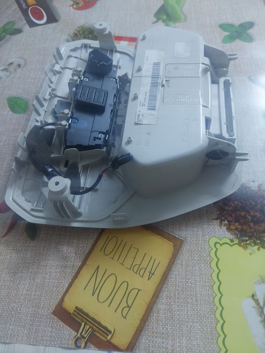 Plafoniera focus/kuga/mondeo cu schimbare culori lumini ambientale