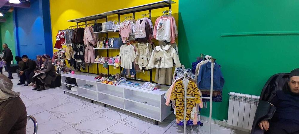 Kiyim kechak uchun stellaj