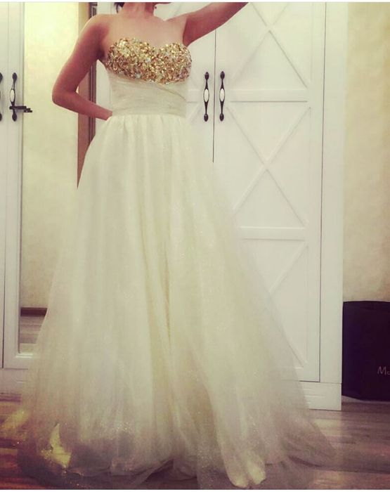 Абсолютно новое платье