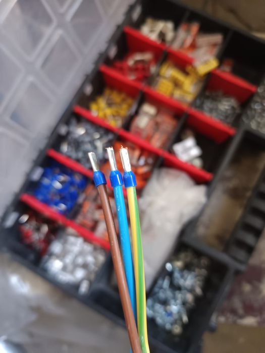 Execut lucrari instalații electrice  chiar si smart ,sanitare,