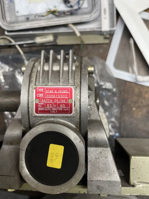 Vand motor cu reductor 380V