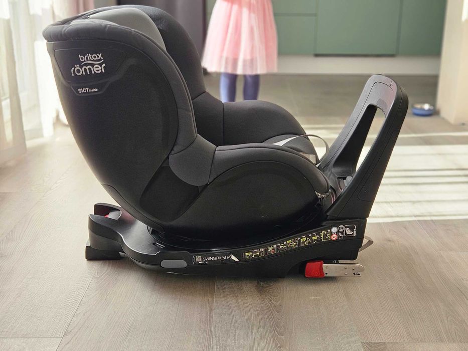 Britax Romer Swingfix M i-Size столче за кола