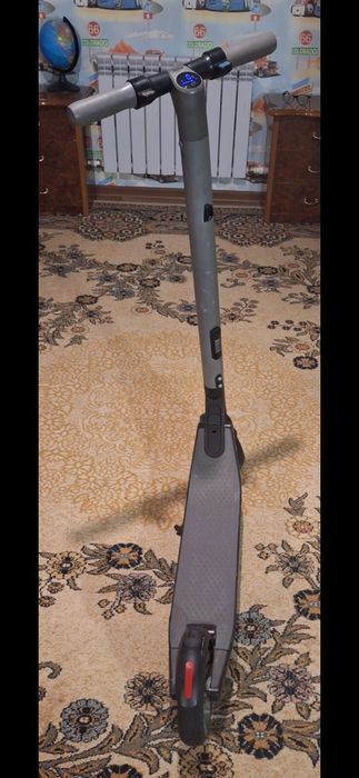 Ninebot ES2 Kik scooter