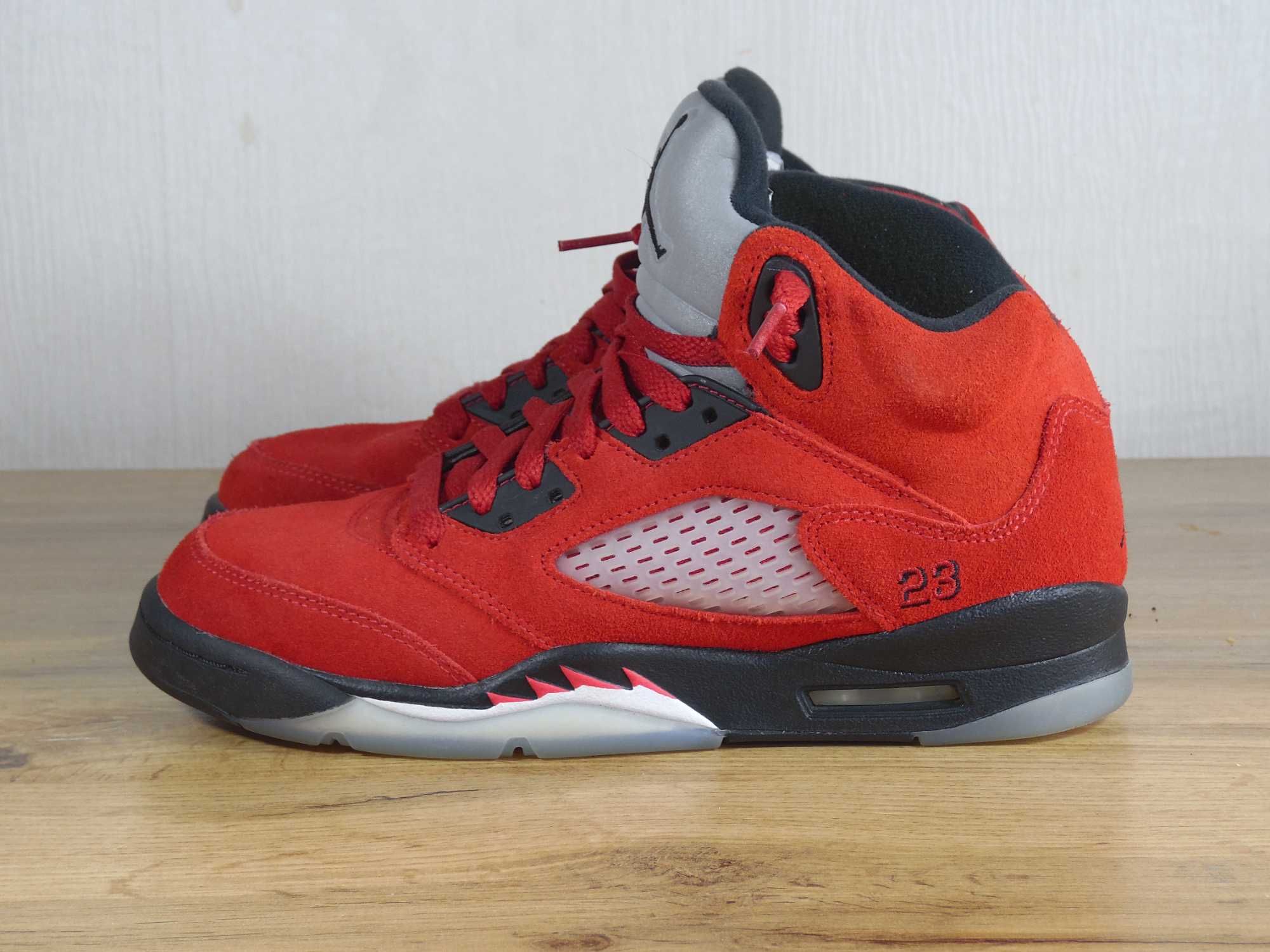 Air Jordan 5 Retro 'Raging Bull' - 38 номер Оригинални!