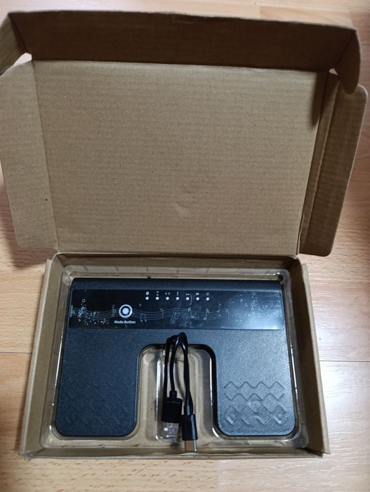 Музикален Bluetooth педал / контролер SR-F300 за музиканти