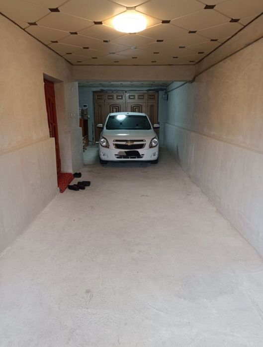 Uy sotiladi 4sotu 5ta xona