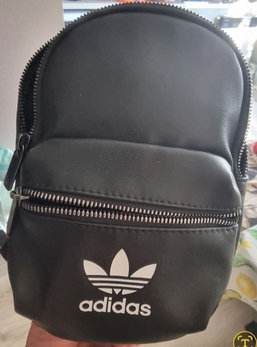 Adidas черна мини раница