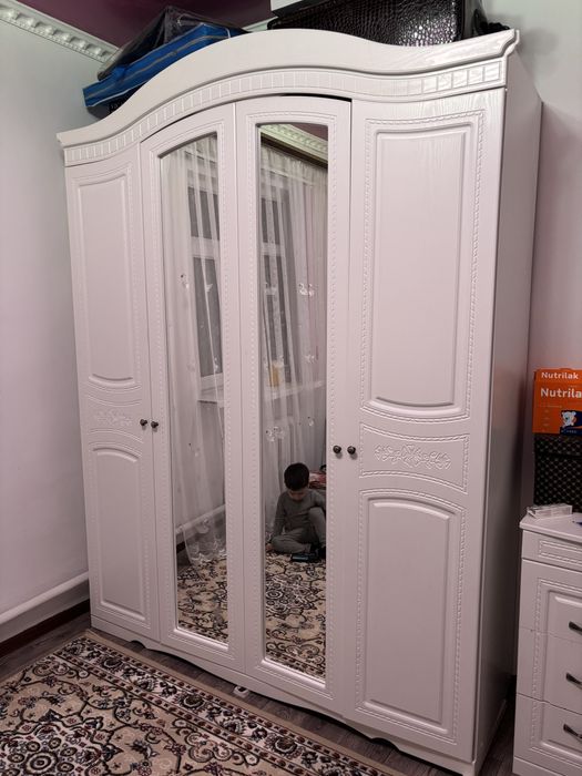 Спальный гарнитур