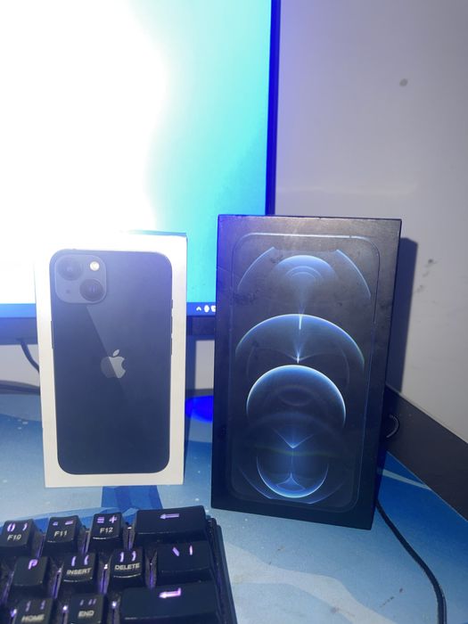 Vand cutii de iphone !