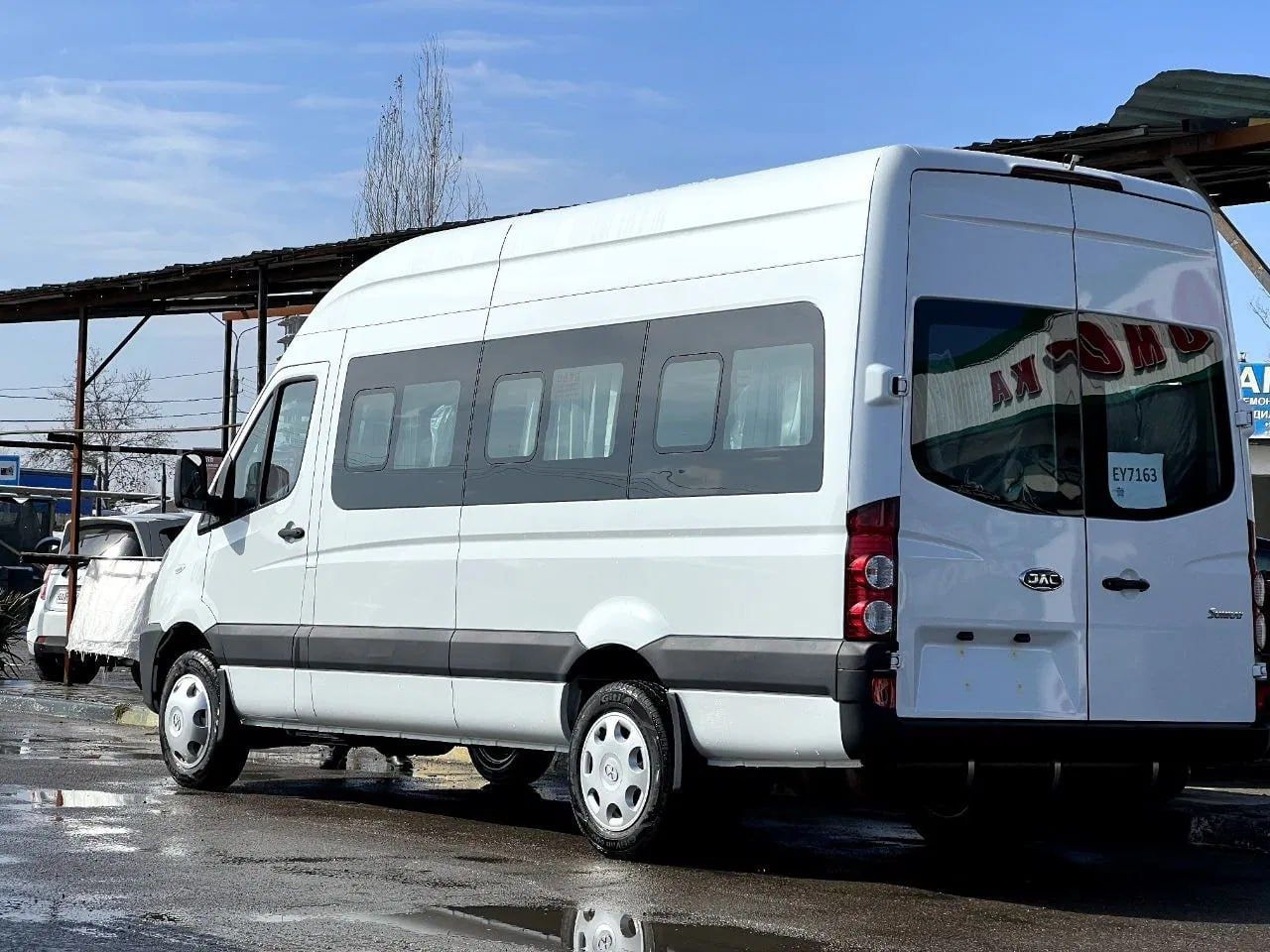 Jac mikroavtobus arzon narxda 8% dan