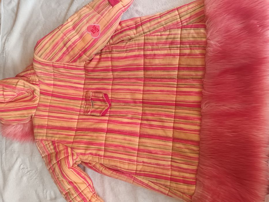 Продам пальто на девочку