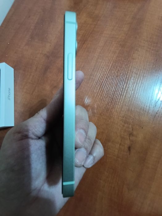 iPhone 12 mini продаётся