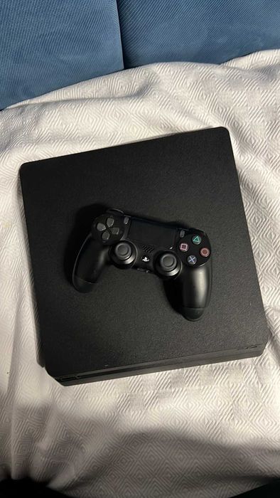 PlayStation 4 - Използван (отлично състояние) + 1 контролер