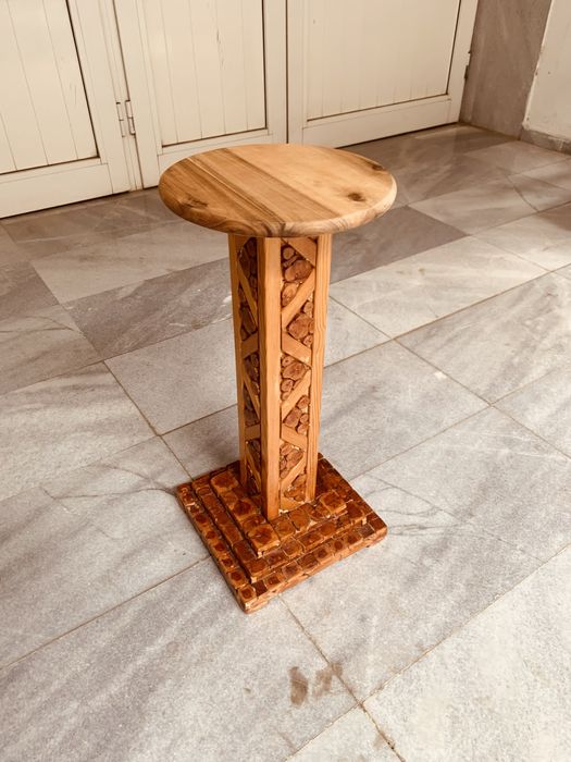 Шведски ретро дървен постамент