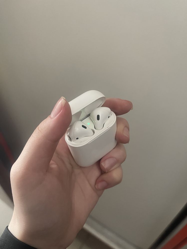 Беспроводные наушники Apple Air pods