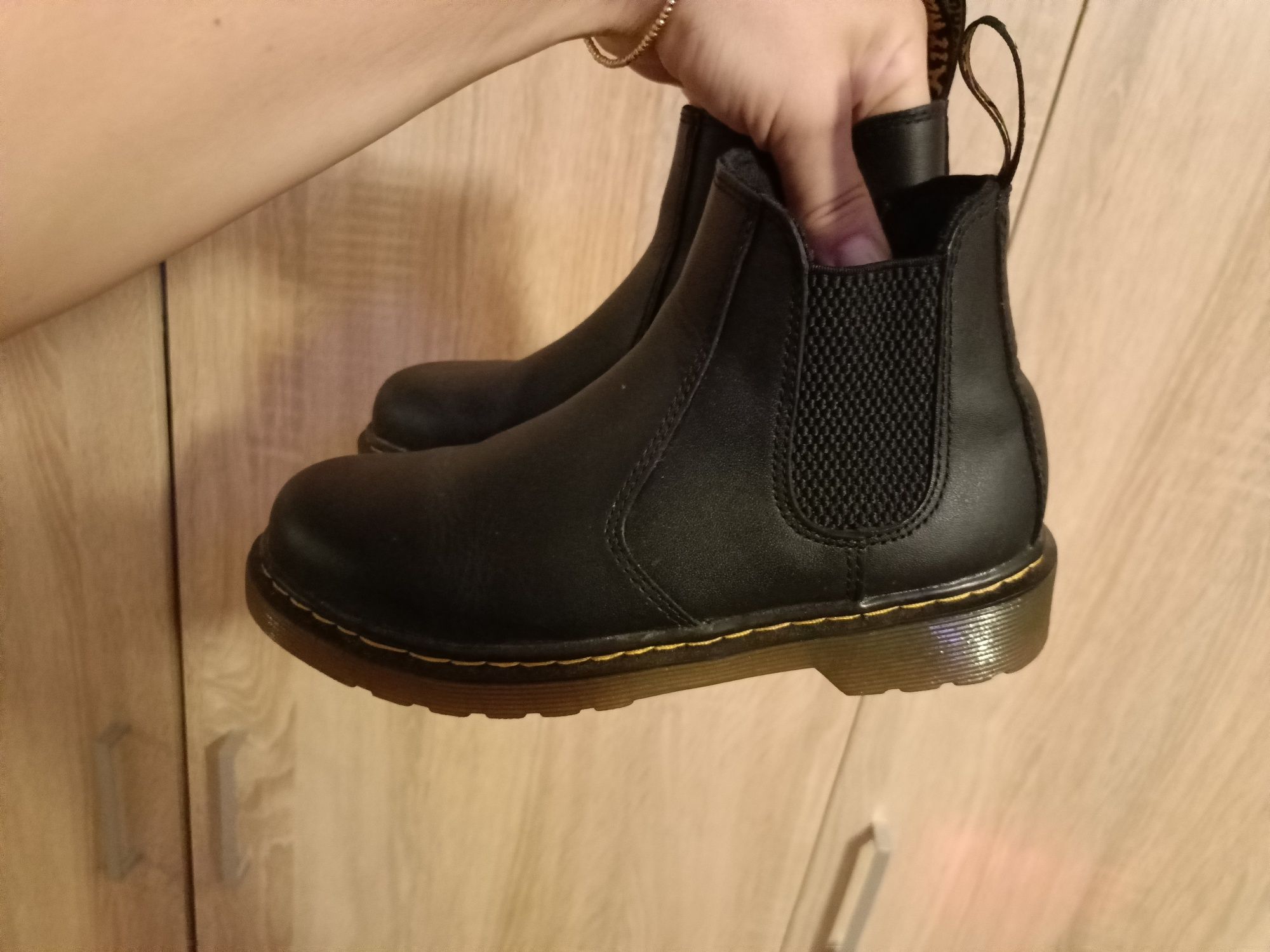 Vând botine Dr  Martens