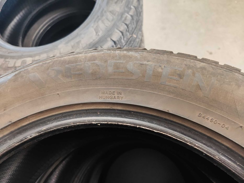 2бр. Всесезонни гуми 235/50/18 Vredestein