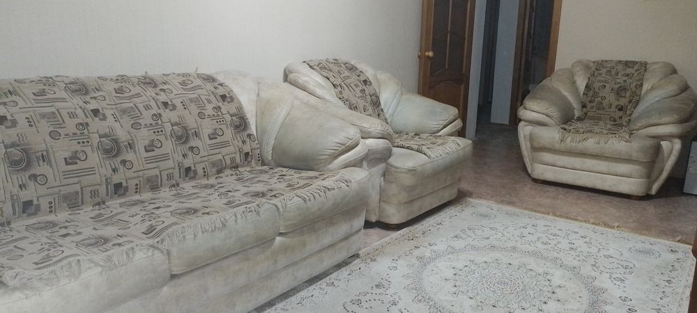 Продам мягкий уголок кожзам в хорошем состоянии