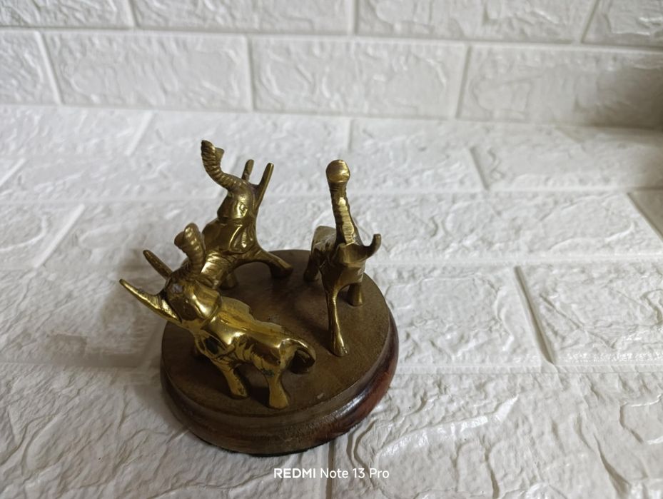 Статуетка бронзови слончета за късмет