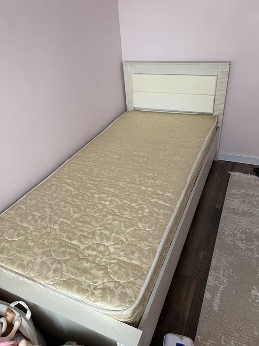 Продам кровать односпальную