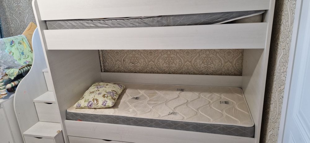 2этажный кровать