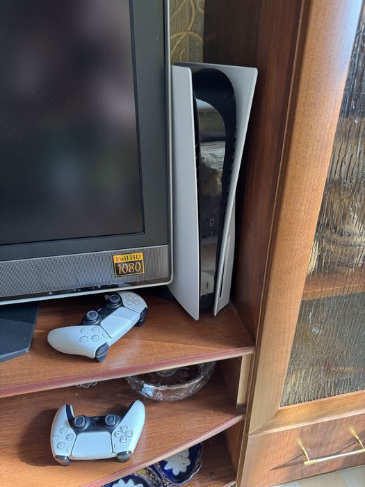 Продается косольнт Sony PlayStation 5 2 ревизии