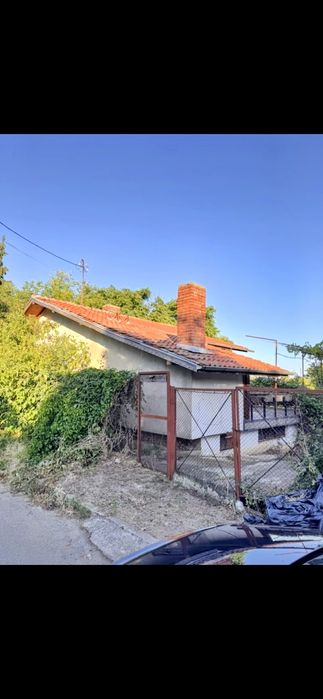 Продавам двуетажна къща в село Оряховица,област Стара Загора